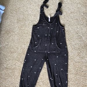 Xhilaration Romper Heather Grey with Bee Print